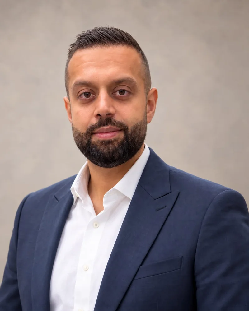 Porträt von Sufiyan Tahir, Geschäftsführender Gesellschafter der TI Group